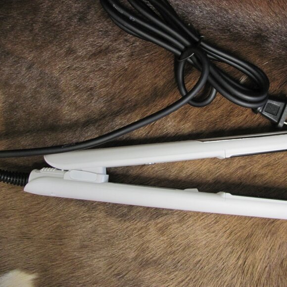 Miel Beauty Professional NEGATIVE ION HAIR IRON NEW IN BOX - Picture 2 of 6